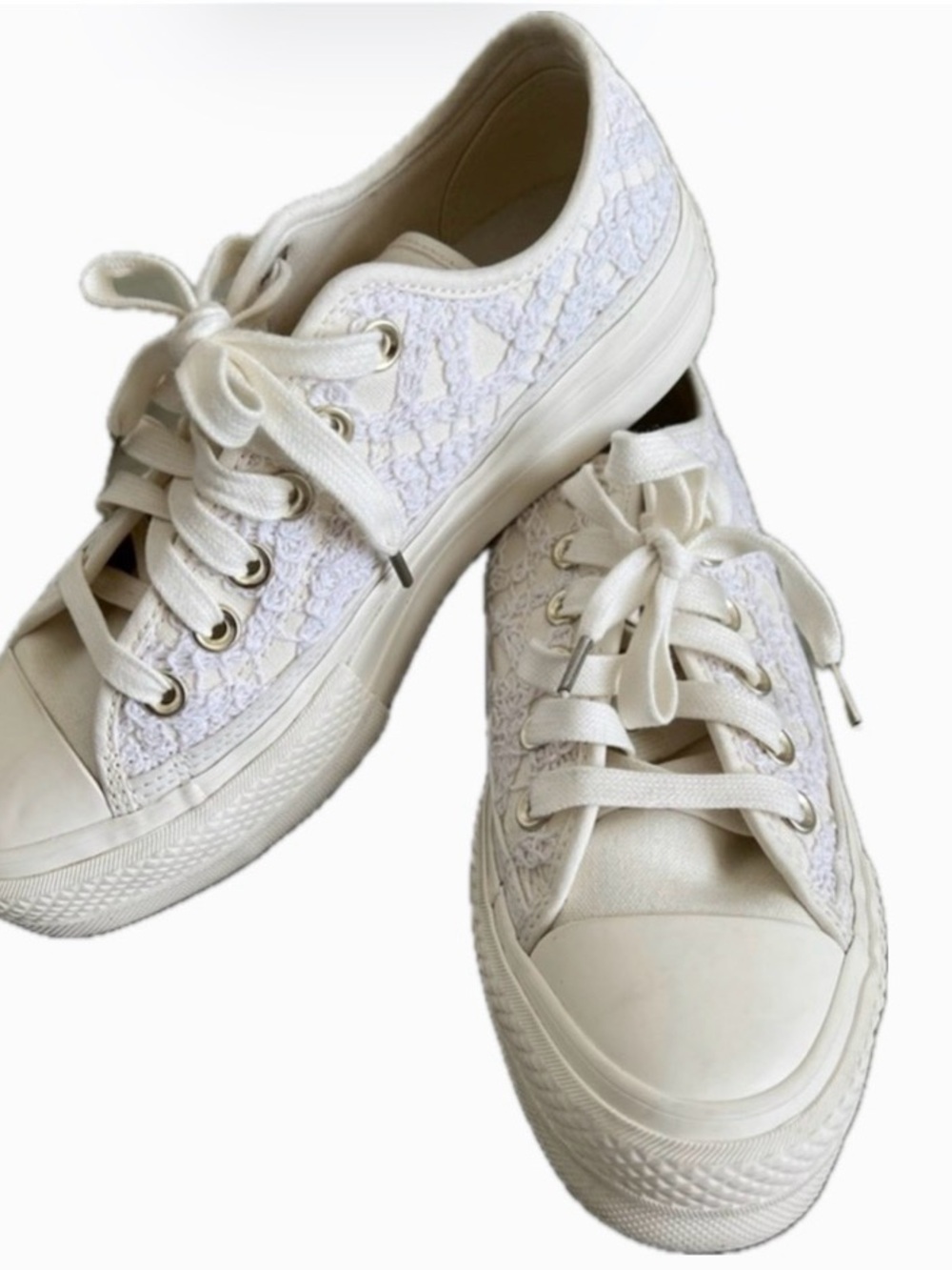Converse White Lace Low Top Platform Sneakers - Picture 5 of 5